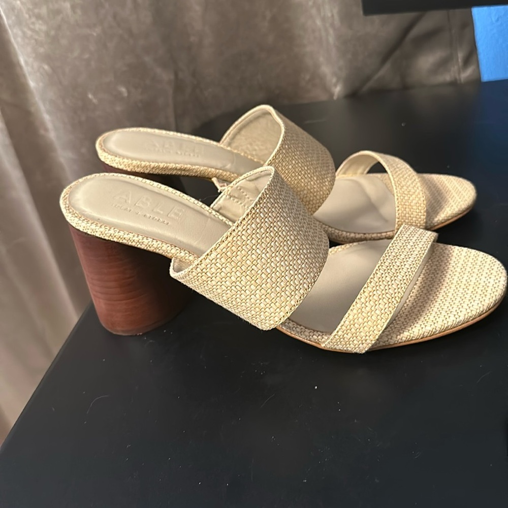 Able heeled sandals